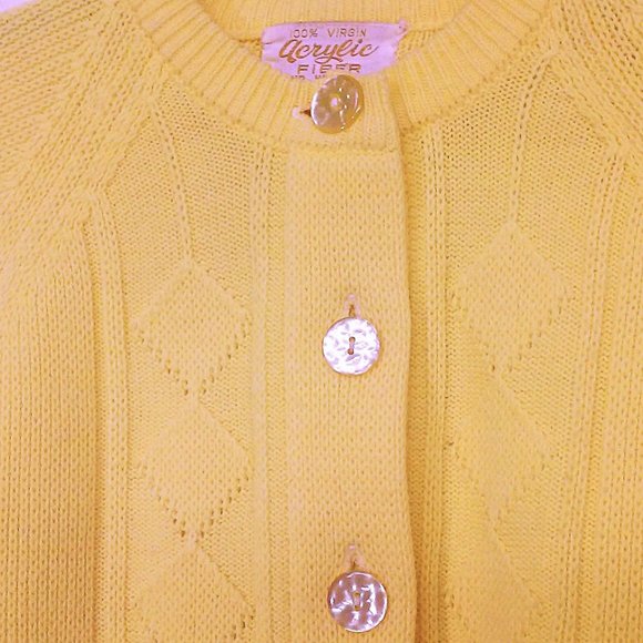 Vintage 50s-60s Cardigan Yellow Diamond Knit - Picture 4 of 13